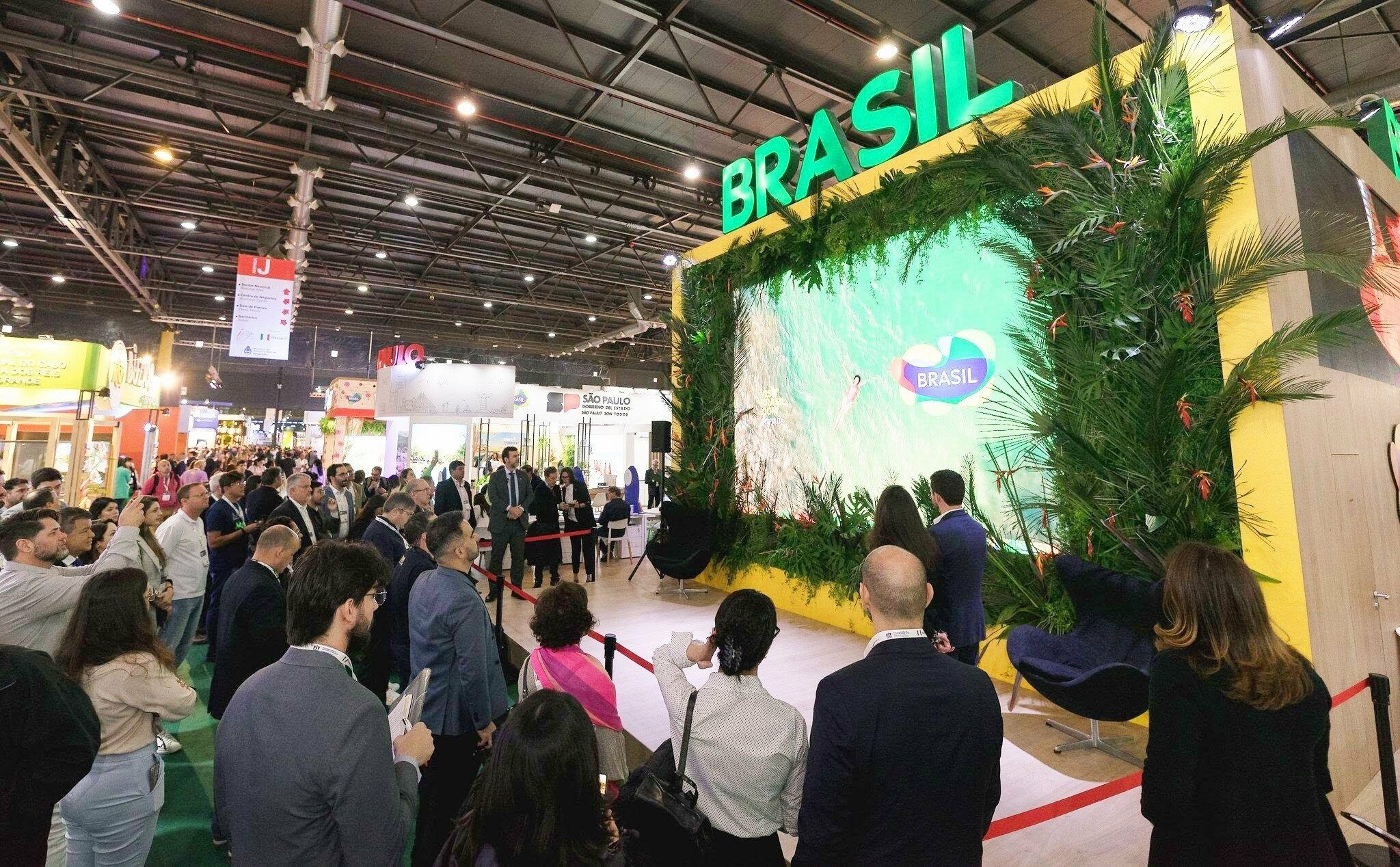 Mais de 20 destinos brasileiros serão apresentados apenas nos 380m² do estande da Embratur