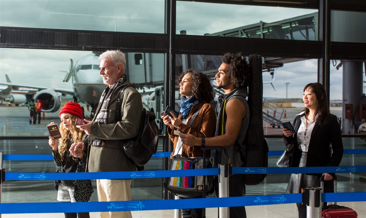 Número de pessoas que embarcaram ou desembarcaram do exterior no terminal supera marco de 2018