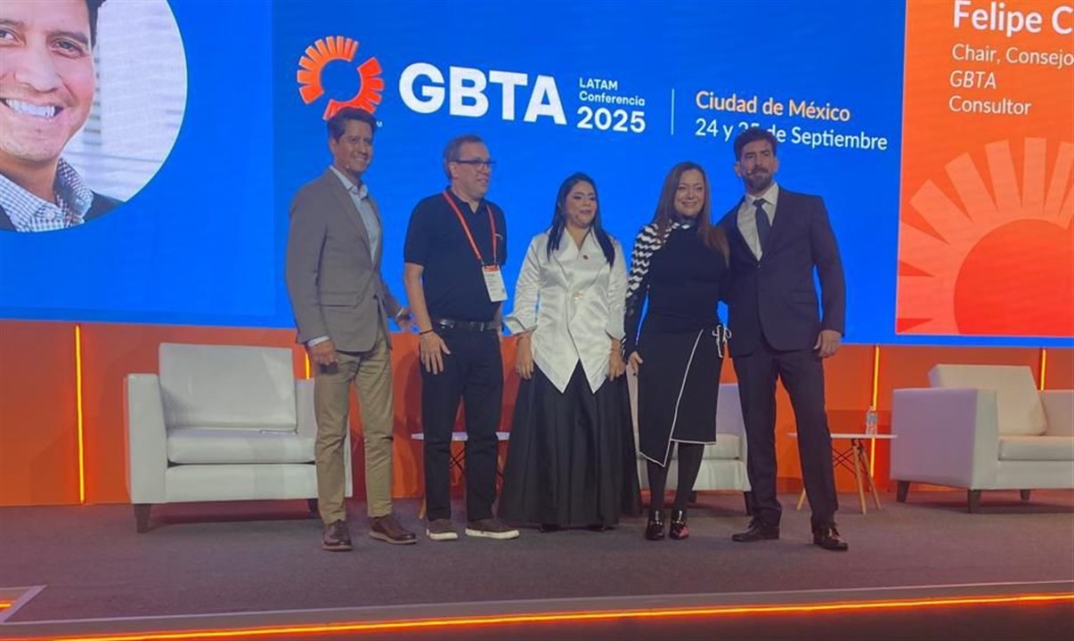 Felipe Cardina, Felipe Mesquita e Eva Ramirez com Mariana Perez e Daniel Duarte, da GBTA