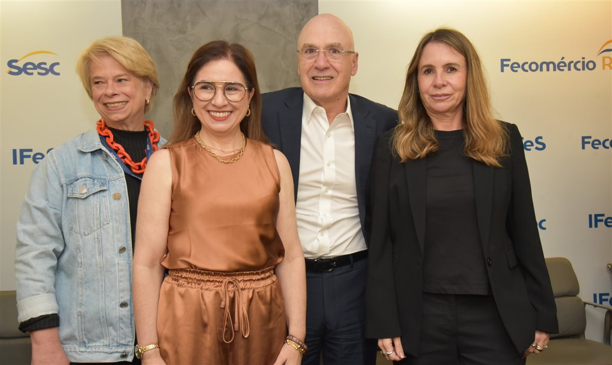 Adriana Homem de Carvalho, da FecomercioRJ, Ana Carolina Medeiros, da Abav Nacional,  Antonio Florencio, da FecomercioRJ, e Daniela Maia, secretária de Turismo do RJ