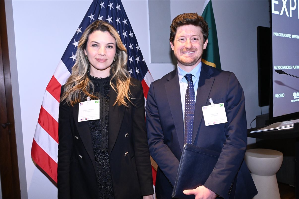 Alexander Haim, da Disney Destinations, e o tetracampeão mundial Mauro Silva