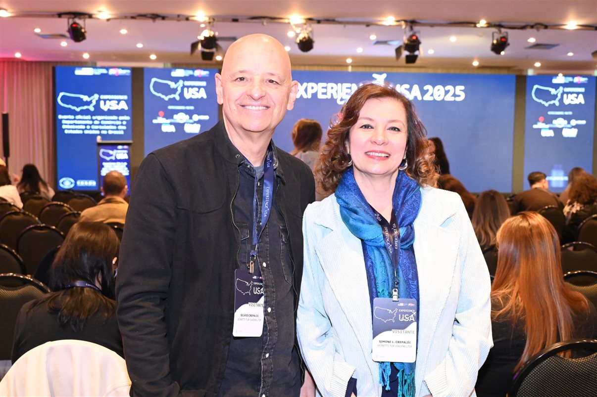 Cris Padua, da Cris Viagens, Ione Eugenio, da RRR Agência de Viagens, Sergio Costa, da Ajimex Turismo, Lia Chrispim, da Via Lazer, e Priscila, da Pristur Viagens