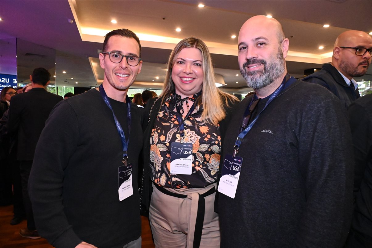 Cris Padua, da Cris Viagens, Ione Eugenio, da RRR Agência de Viagens, Sergio Costa, da Ajimex Turismo, Lia Chrispim, da Via Lazer, e Priscila, da Pristur Viagens