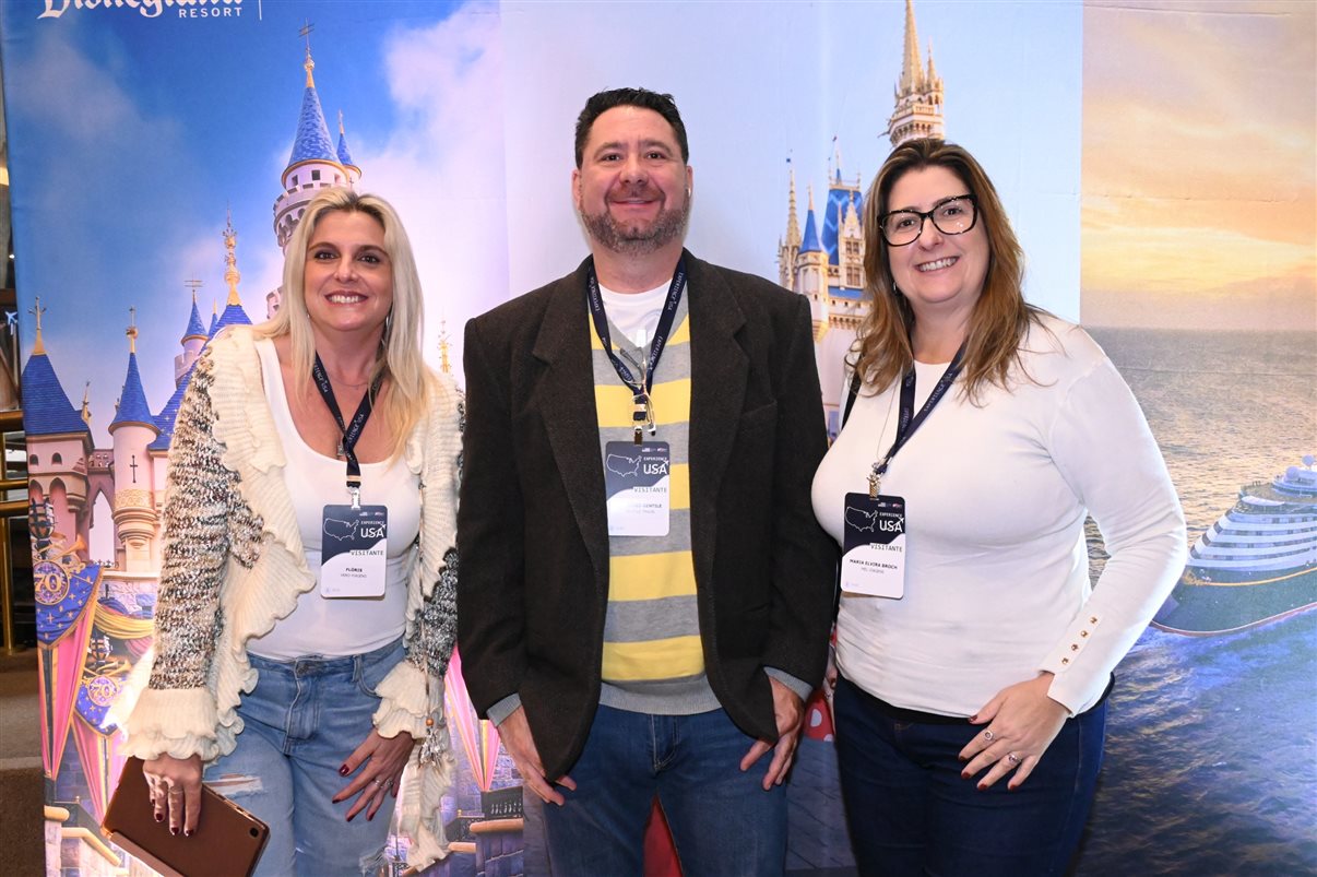 Cris Padua, da Cris Viagens, Ione Eugenio, da RRR Agência de Viagens, Sergio Costa, da Ajimex Turismo, Lia Chrispim, da Via Lazer, e Priscila, da Pristur Viagens