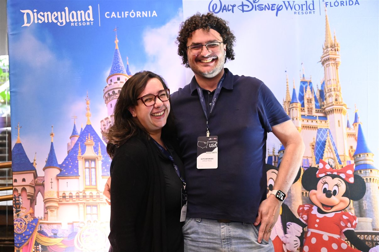 Cris Padua, da Cris Viagens, Ione Eugenio, da RRR Agência de Viagens, Sergio Costa, da Ajimex Turismo, Lia Chrispim, da Via Lazer, e Priscila, da Pristur Viagens