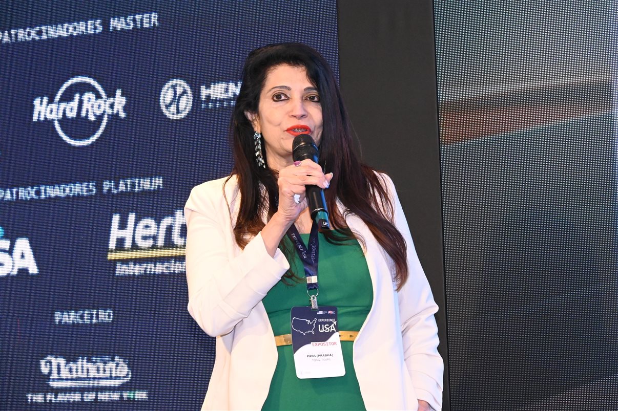 Cris Padua, da Cris Viagens, Ione Eugenio, da RRR Agência de Viagens, Sergio Costa, da Ajimex Turismo, Lia Chrispim, da Via Lazer, e Priscila, da Pristur Viagens