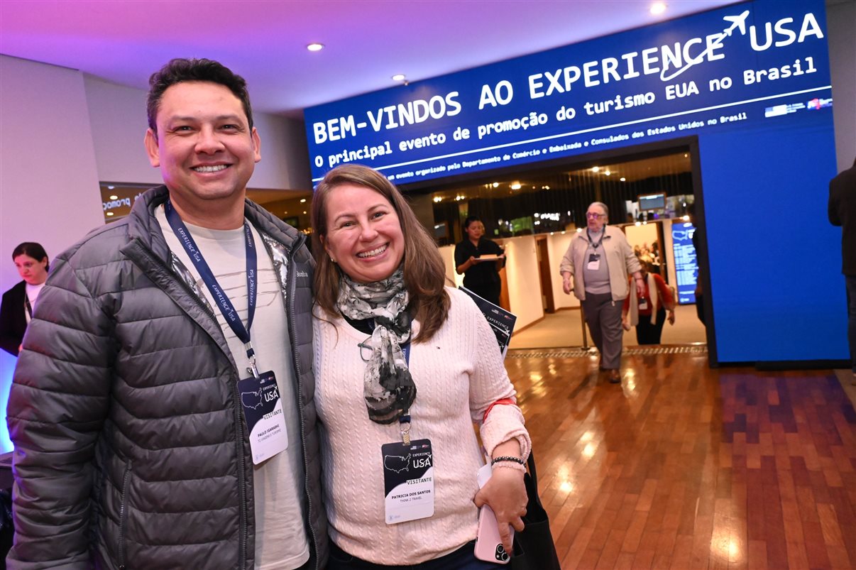 Michael Marangel, Nicole Desilvis e Nathan Traurig, do Consulado dos EUA