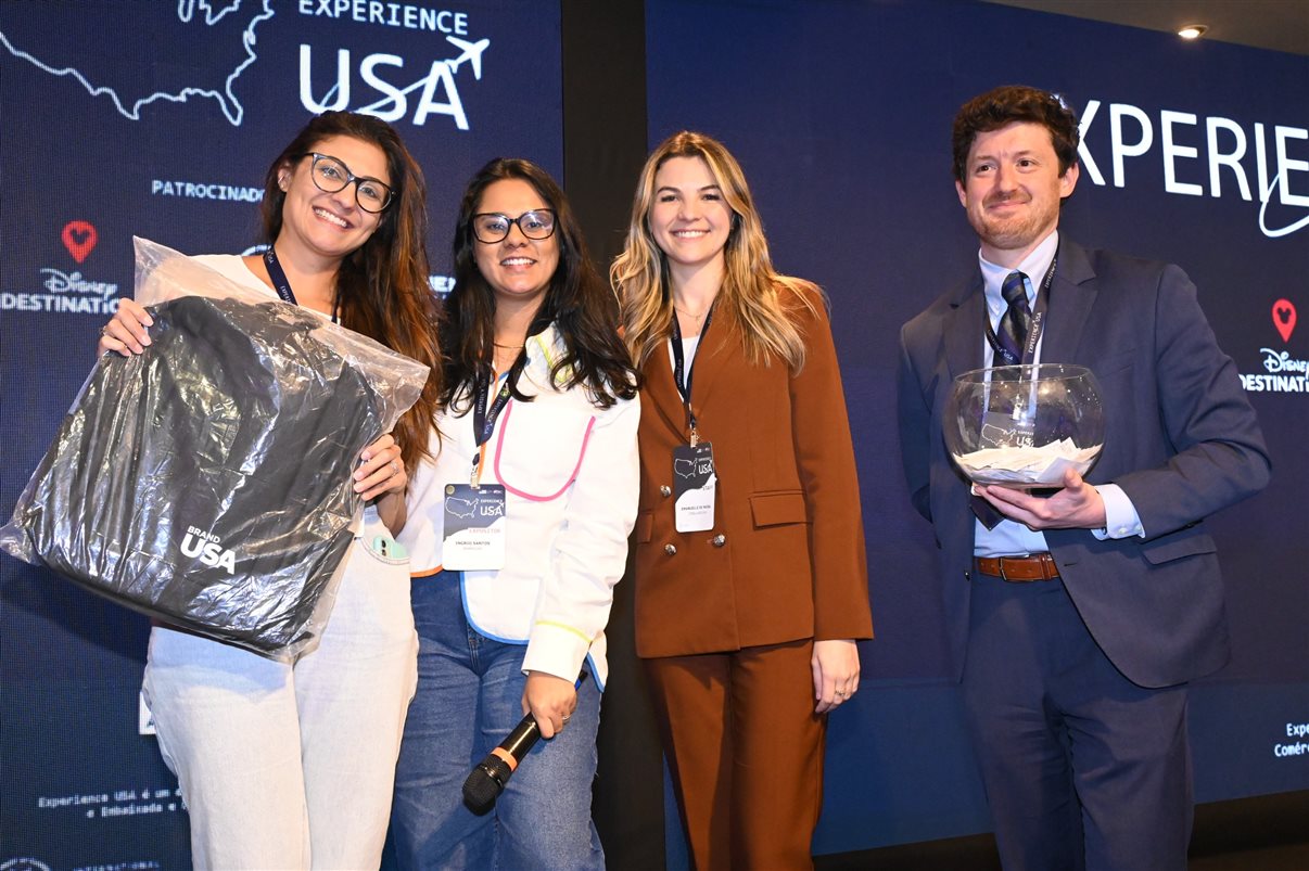 Michael Marangel, Nicole Desilvis e Nathan Traurig, do Consulado dos EUA