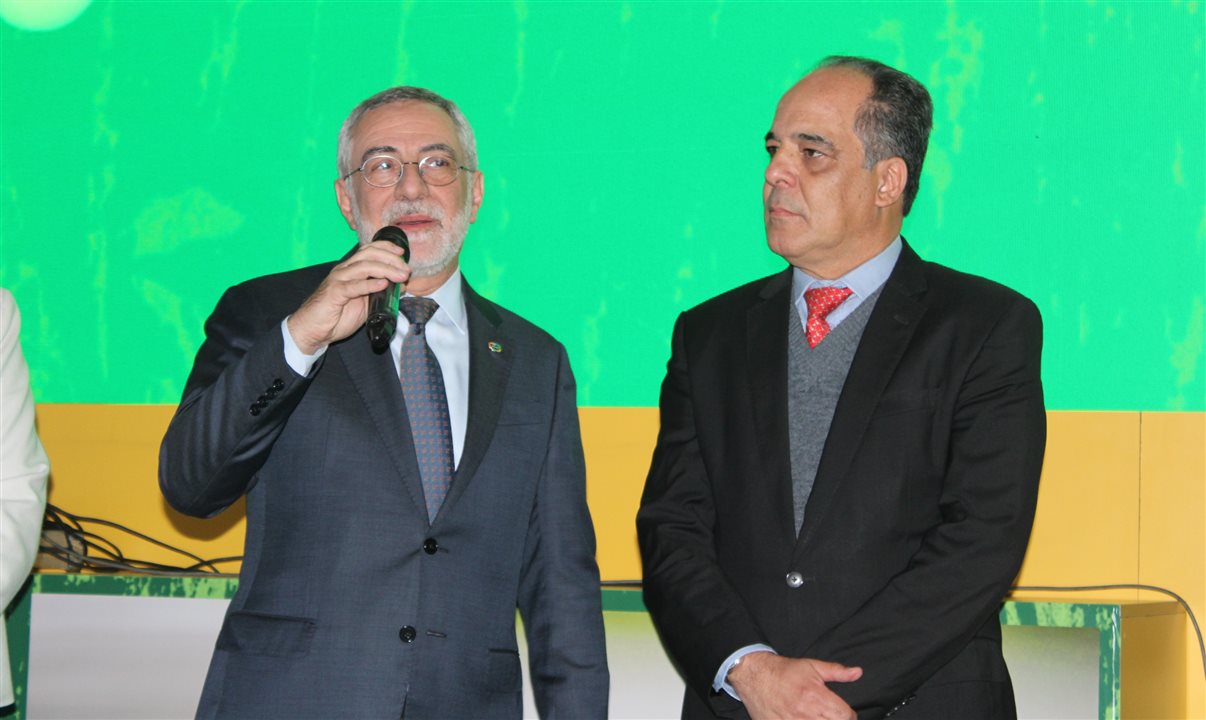 Embaixador do Brasil na Argentina, Júlio Bitelli, e Carlos Henrique Sobral, do Ministério do Turismo