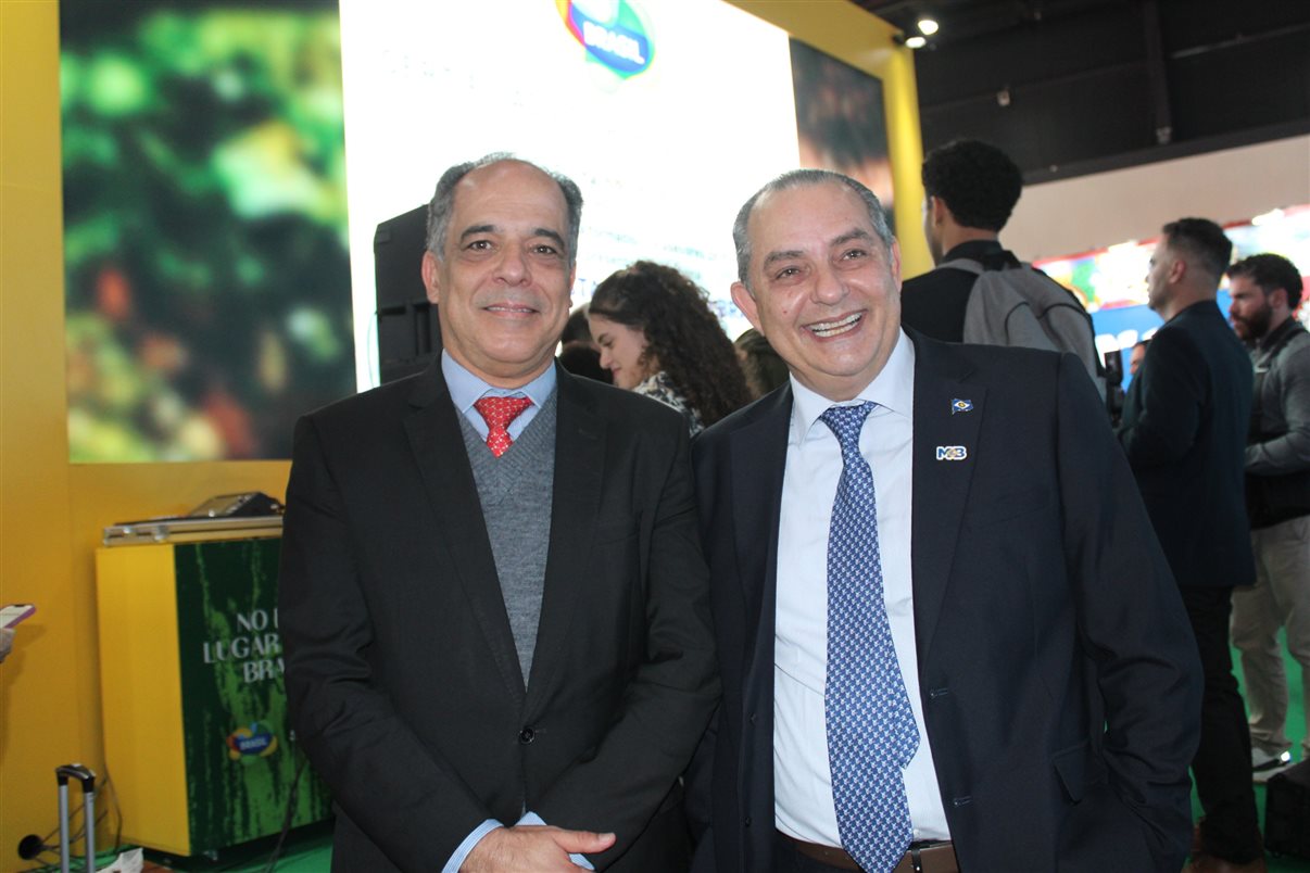 Luciana Guimarães, da B2LIVE, Gustavo Tutuca, secretário de Turismo do Rio, Fernanda Galli, da Embaixada do Brasil em Buenos Aires, Victor Bauab, da B2LIVE, e Francimeire Coelho, da Embaixada do Brasil em Buenos Aires
