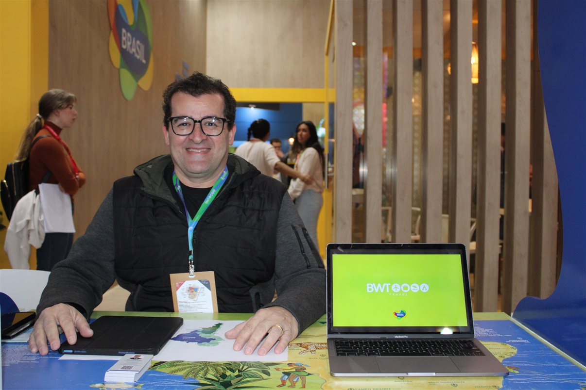 Luciana Guimarães, da B2LIVE, Gustavo Tutuca, secretário de Turismo do Rio, Fernanda Galli, da Embaixada do Brasil em Buenos Aires, Victor Bauab, da B2LIVE, e Francimeire Coelho, da Embaixada do Brasil em Buenos Aires