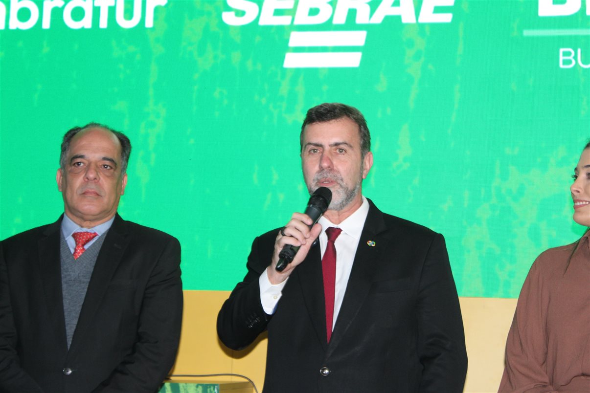 Luciana Guimarães, da B2LIVE, Gustavo Tutuca, secretário de Turismo do Rio, Fernanda Galli, da Embaixada do Brasil em Buenos Aires, Victor Bauab, da B2LIVE, e Francimeire Coelho, da Embaixada do Brasil em Buenos Aires