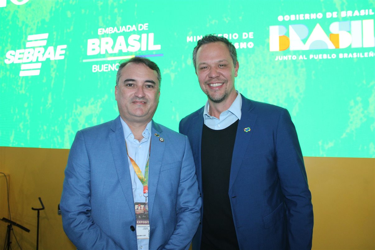 Luciana Guimarães, da B2LIVE, Gustavo Tutuca, secretário de Turismo do Rio, Fernanda Galli, da Embaixada do Brasil em Buenos Aires, Victor Bauab, da B2LIVE, e Francimeire Coelho, da Embaixada do Brasil em Buenos Aires