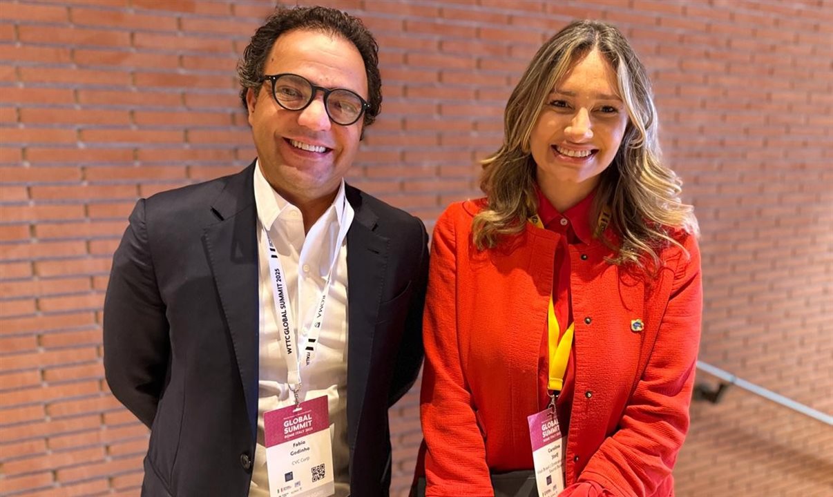 Fabio Godinho, CEO da CVC Corp, e Carol Stolf, da Embratur