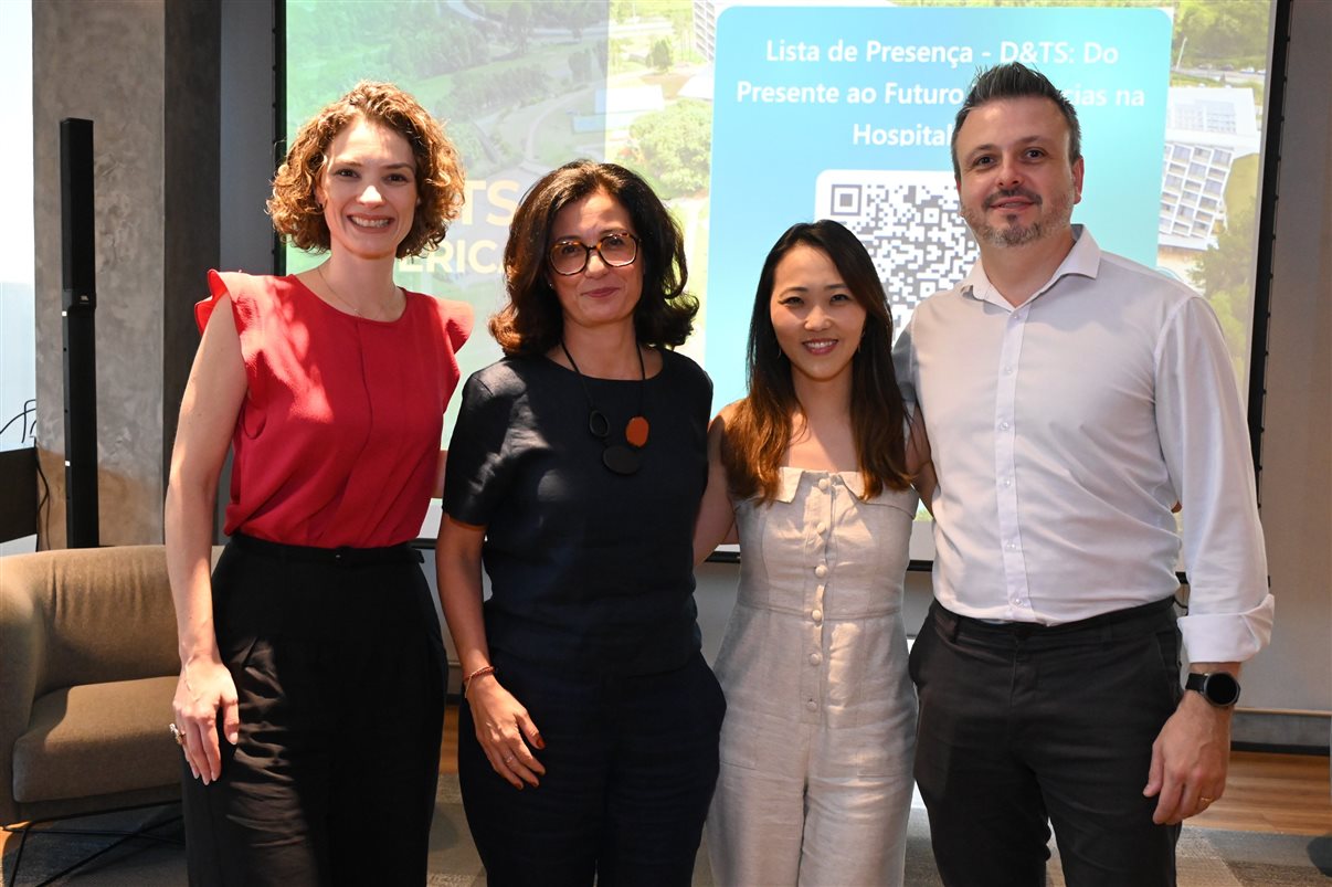 Adriana  Hansen, do CTE, Lara Teixeira, da Accor, Patricia Yoshiko, do CTE, e Fernando Mariante, da Accor