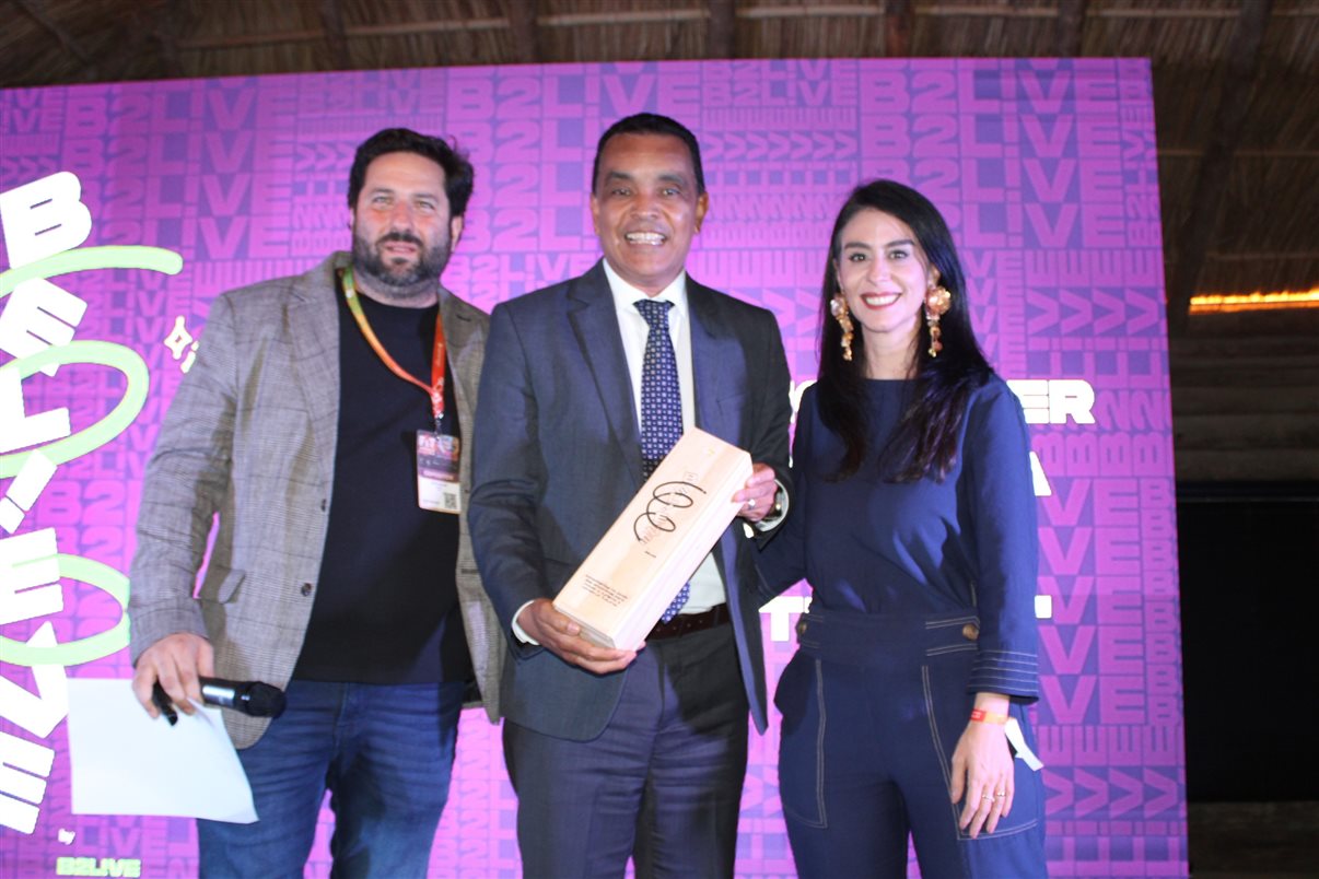 Vitor Bauab e Luciana Fernandes, da B2LIVE