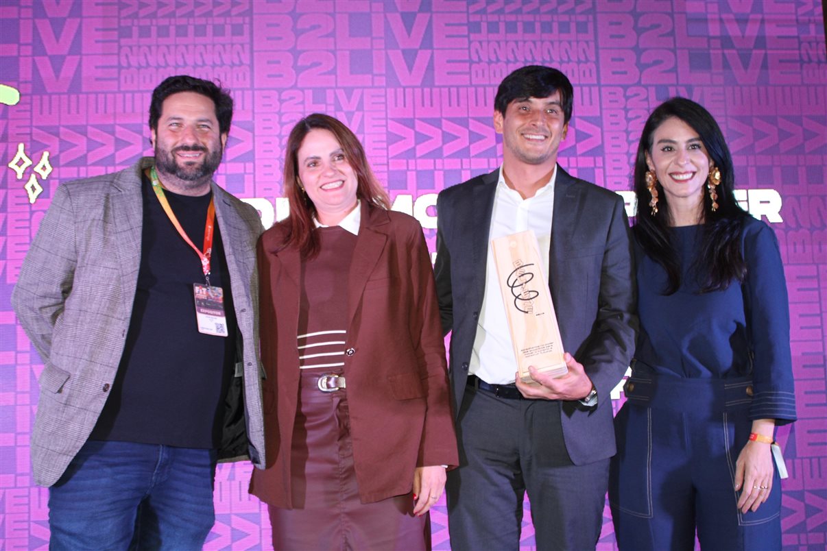 Vitor Bauab e Luciana Fernandes, da B2LIVE