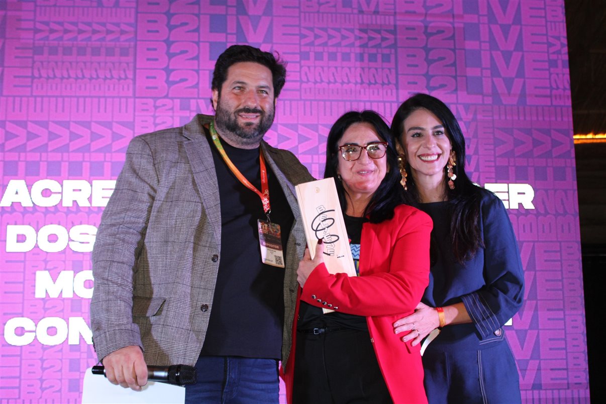 Vitor Bauab e Luciana Fernandes, da B2LIVE