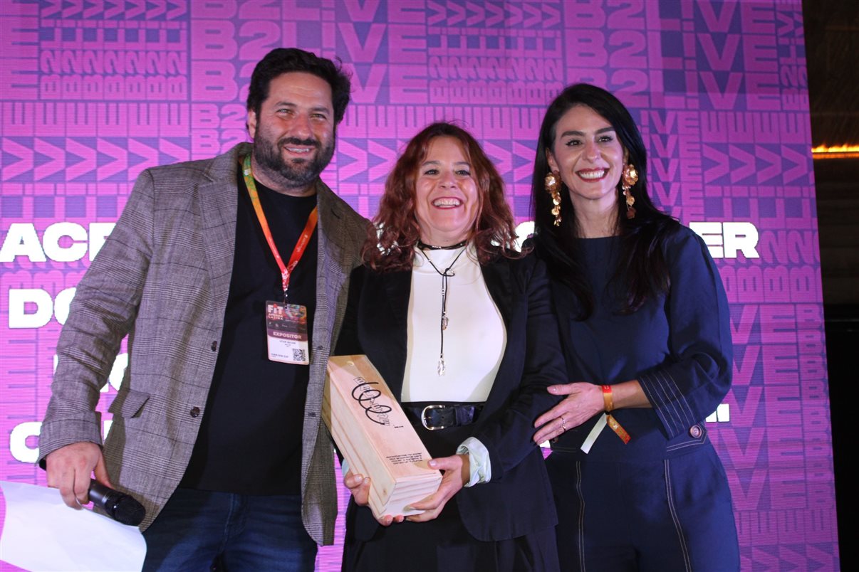 Vitor Bauab e Luciana Fernandes, da B2LIVE