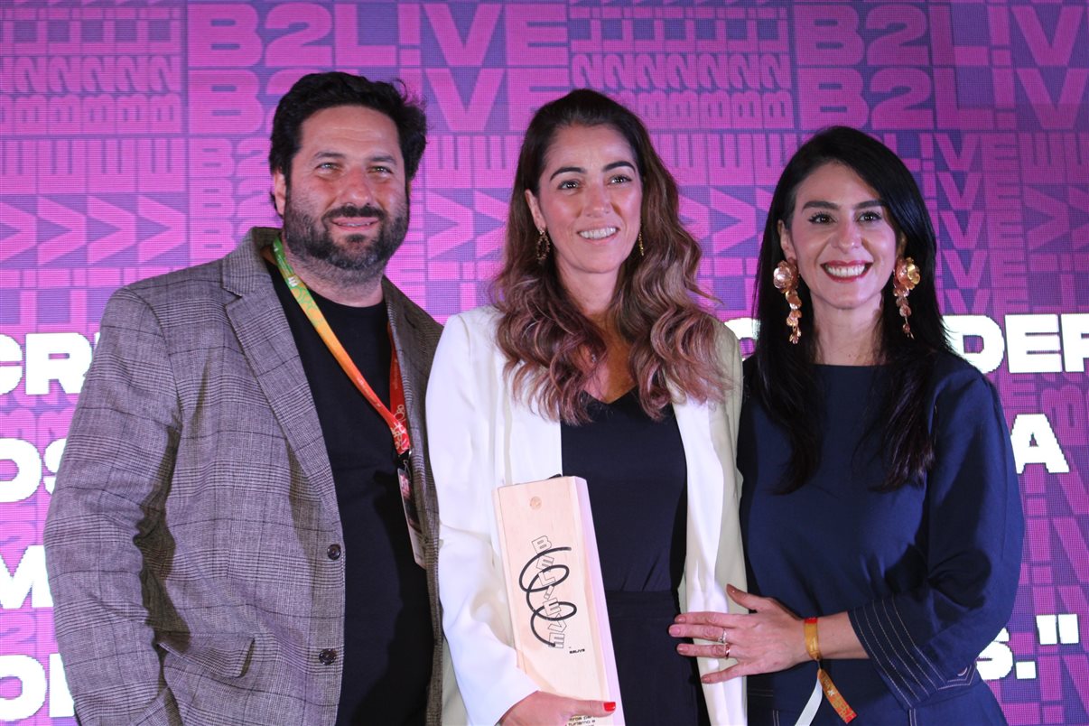Vitor Bauab e Luciana Fernandes, da B2LIVE