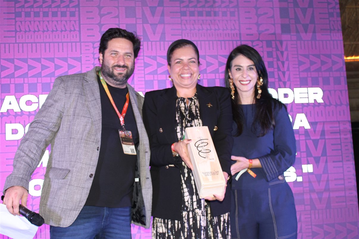 Vitor Bauab e Luciana Fernandes, da B2LIVE