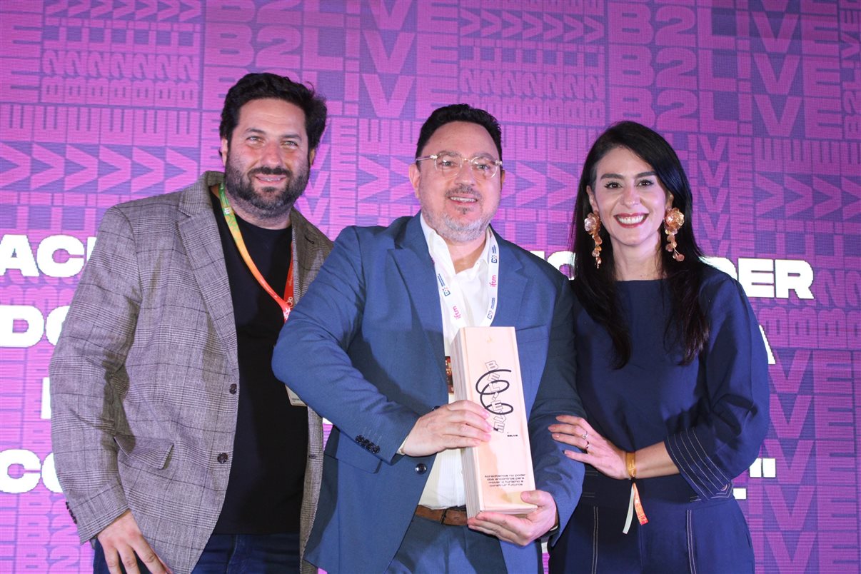 Vitor Bauab e Luciana Fernandes, da B2LIVE