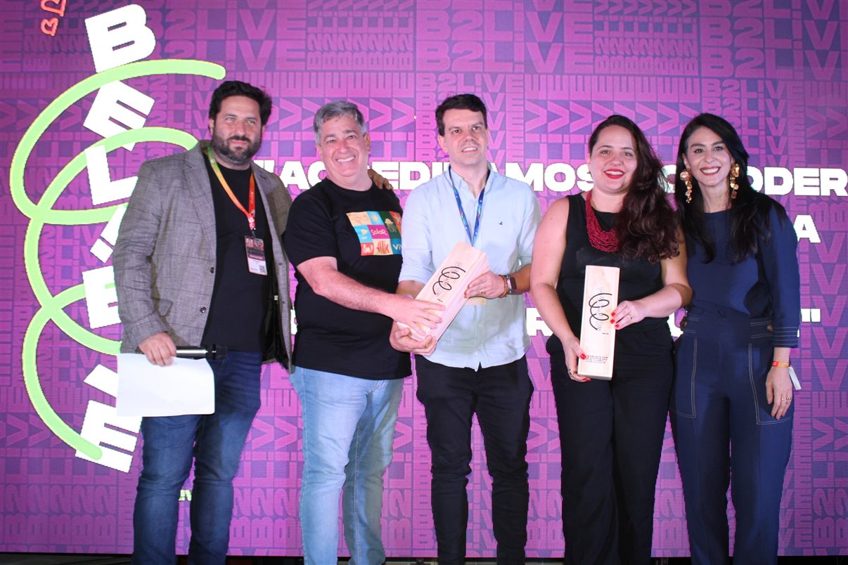 Vitor Bauab e Luciana Fernandes, da B2LIVE
