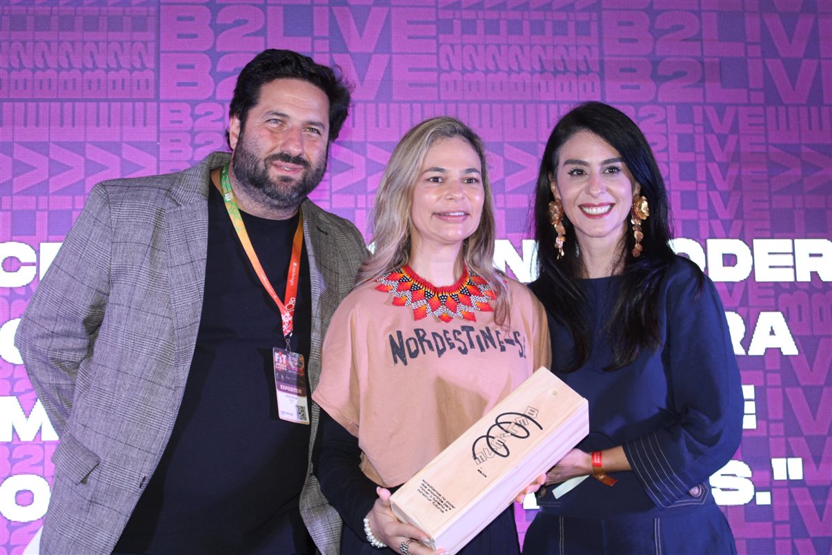Vitor Bauab e Luciana Fernandes, da B2LIVE