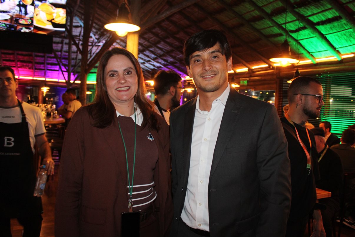Vitor Bauab e Luciana Fernandes, da B2LIVE