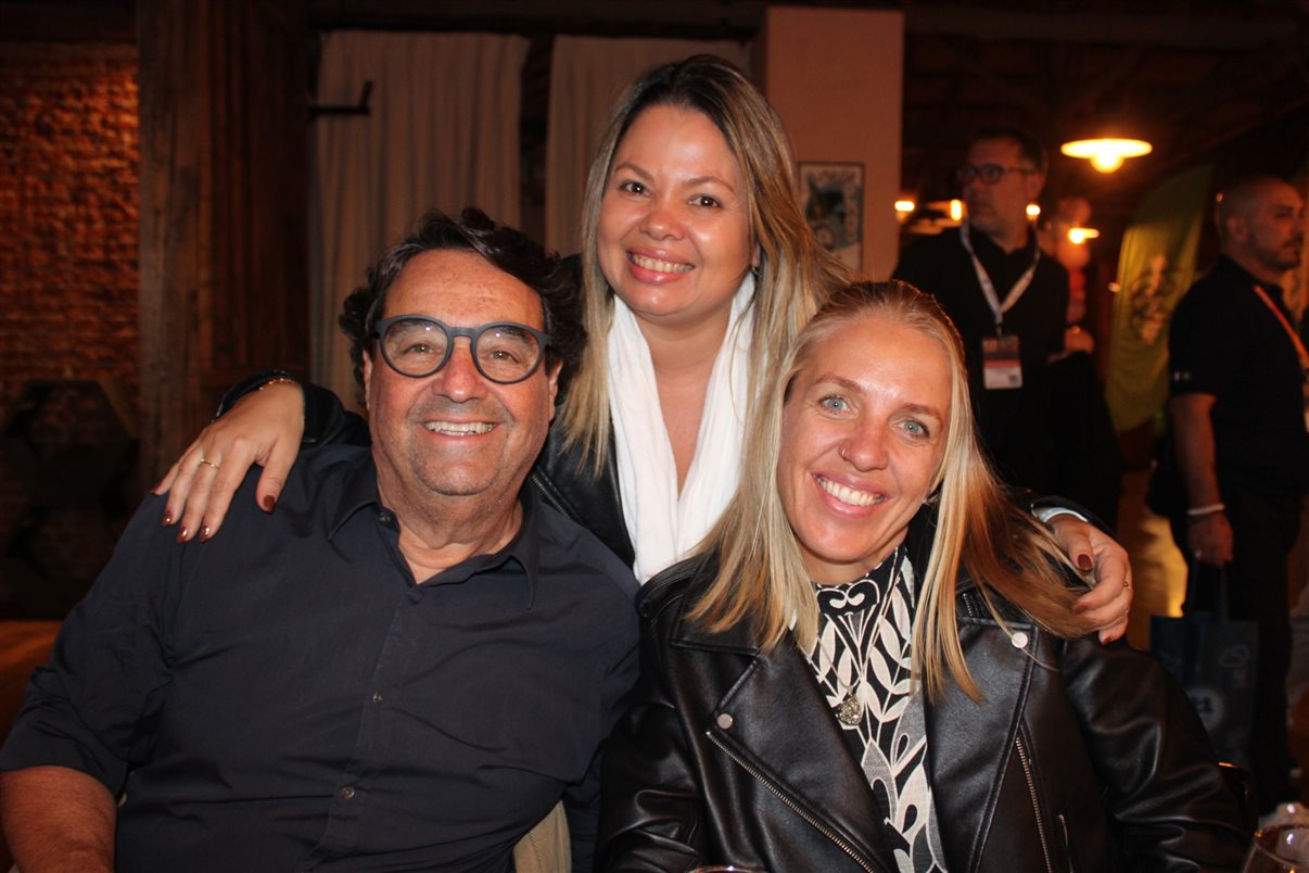 Vitor Bauab e Luciana Fernandes, da B2LIVE
