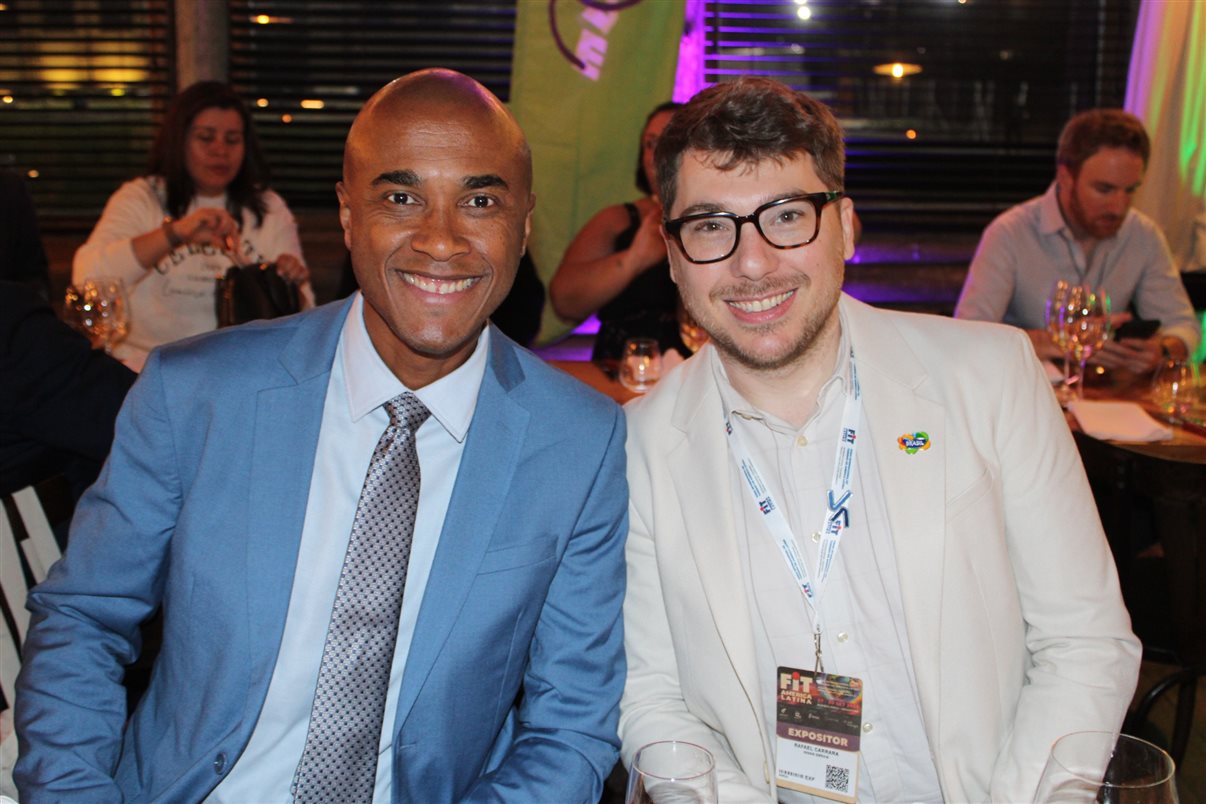 Vitor Bauab e Luciana Fernandes, da B2LIVE
