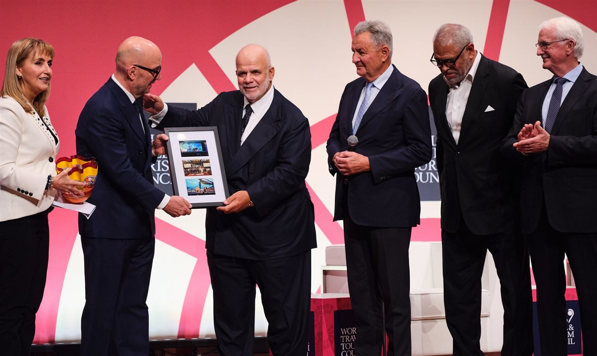 Homenagem a Greg O'Hara, sucedido por Manfredi Lefebvre no comando do WTTC
