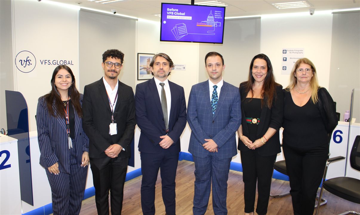 Membros da VFS Global  represenetantes do consulado português em São Paulo<br/>