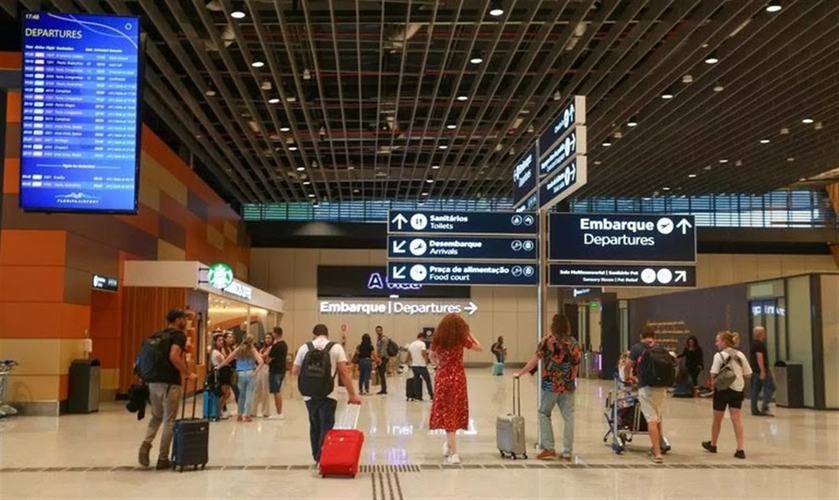 O crescimento da aviação regional é acompanhado por investimentos federais em infraestrutura, além de melhorias gerais na segurança das operações aéreas