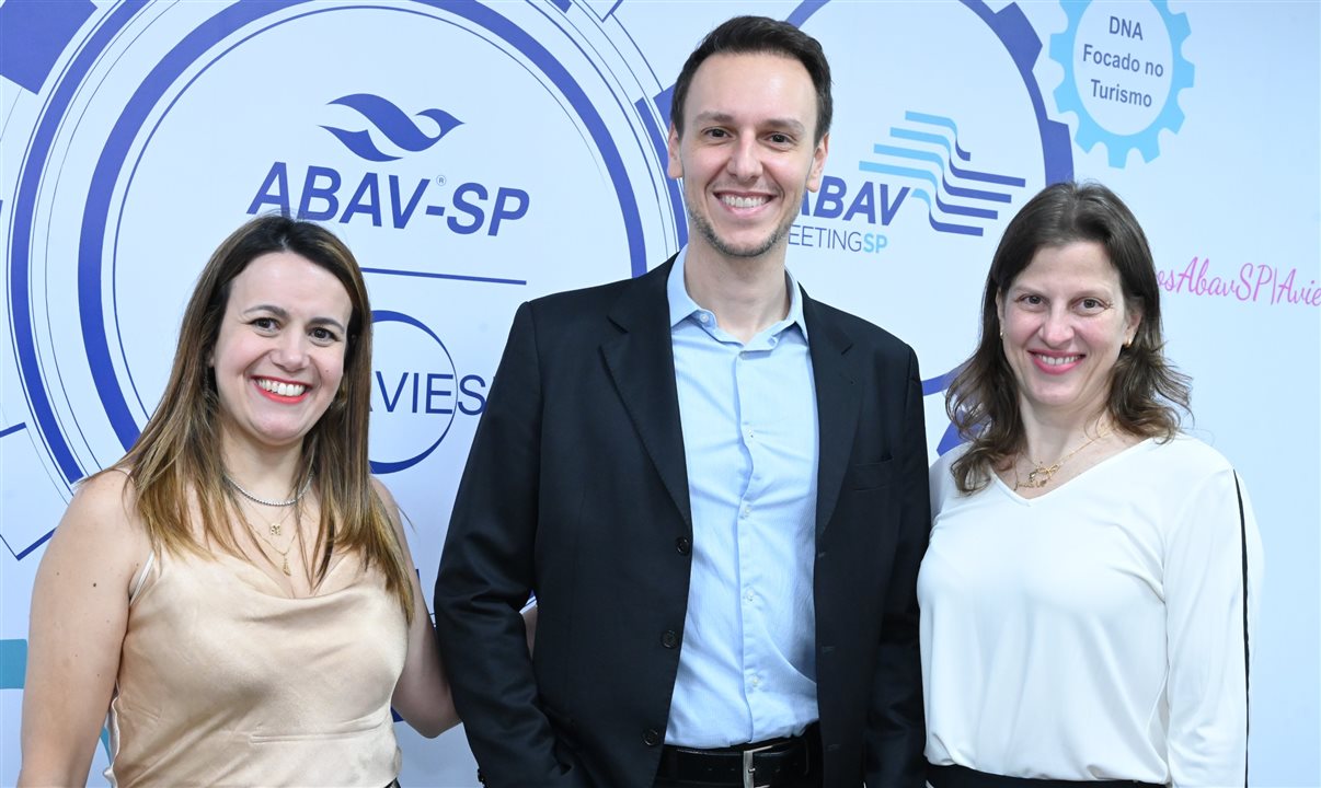 Juliana Assumpção, diretora executiva, Bruno Waltrick, presidente, e Marianna Alcorta, gerente executiva da Abav-SP | Aviesp