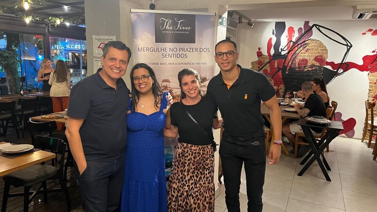 Andréa Guimarães, Melissa Abreu, da Perfil Viagens, Carlos Barbosa, Barbara Santos, da Vitrine Global, Juliana Sorio, da Perfil Viagens, Roberta Perchiavalli, da Allegratur, Nena, da Sagla viagens, Carolina Levy, da Levytour, e Cecília Perchiavalli, da Allegra Turismo