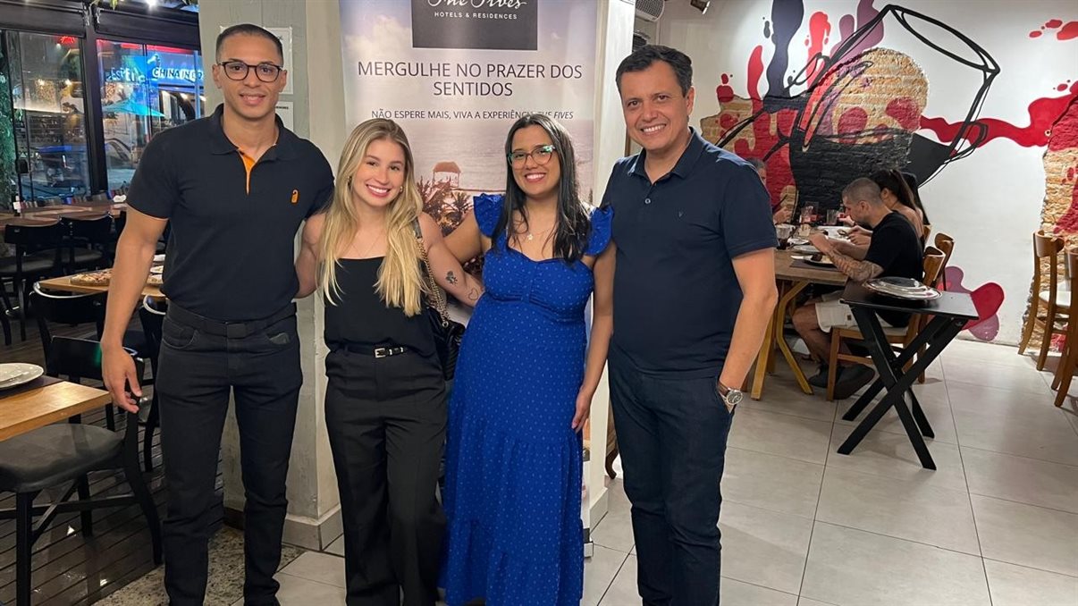 Andréa Guimarães, Melissa Abreu, da Perfil Viagens, Carlos Barbosa, Barbara Santos, da Vitrine Global, Juliana Sorio, da Perfil Viagens, Roberta Perchiavalli, da Allegratur, Nena, da Sagla viagens, Carolina Levy, da Levytour, e Cecília Perchiavalli, da Allegra Turismo