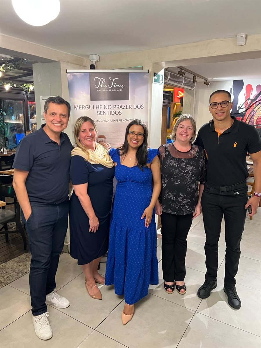 Andréa Guimarães, Melissa Abreu, da Perfil Viagens, Carlos Barbosa, Barbara Santos, da Vitrine Global, Juliana Sorio, da Perfil Viagens, Roberta Perchiavalli, da Allegratur, Nena, da Sagla viagens, Carolina Levy, da Levytour, e Cecília Perchiavalli, da Allegra Turismo