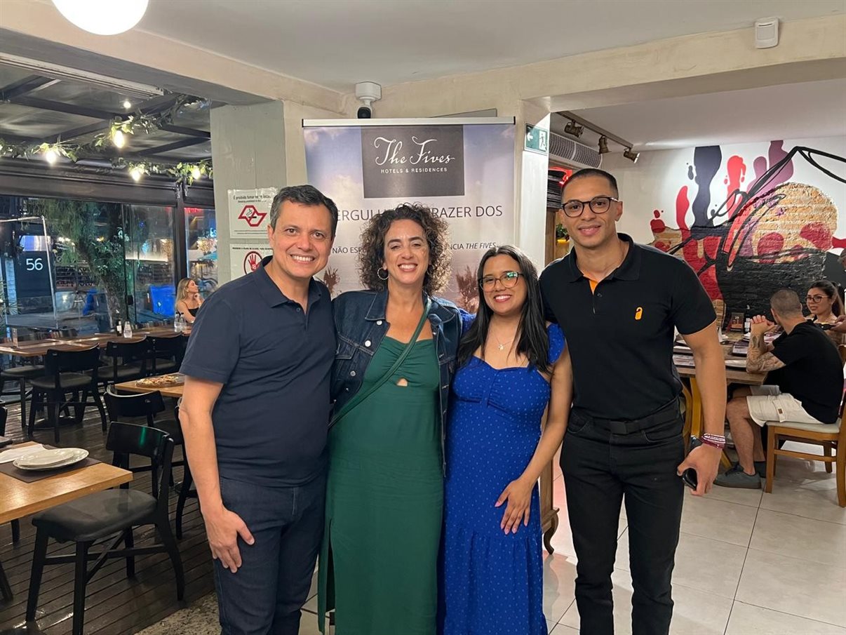 Andréa Guimarães, Melissa Abreu, da Perfil Viagens, Carlos Barbosa, Barbara Santos, da Vitrine Global, Juliana Sorio, da Perfil Viagens, Roberta Perchiavalli, da Allegratur, Nena, da Sagla viagens, Carolina Levy, da Levytour, e Cecília Perchiavalli, da Allegra Turismo