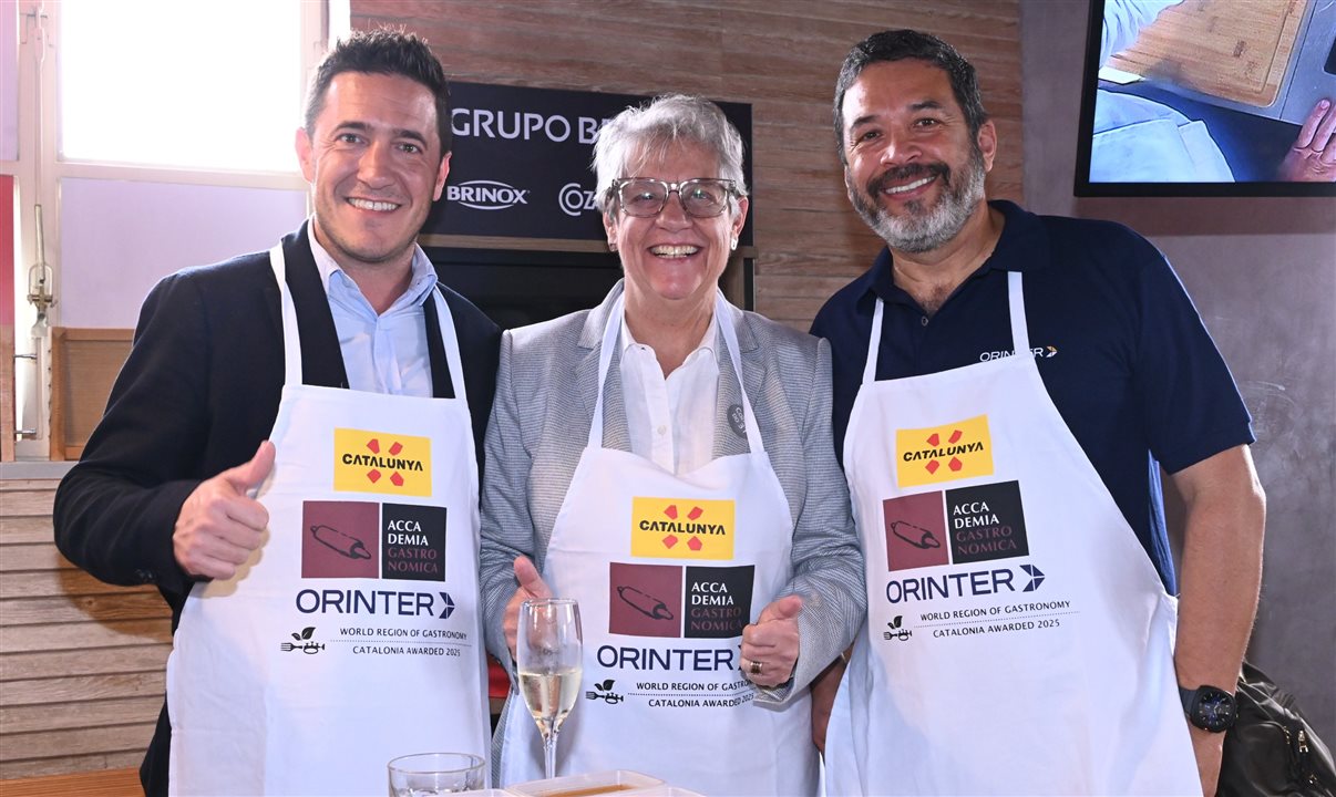 Jordi Solé, da Catalunha, com Ana Maria Berto e Jorge Souza, da Orinter