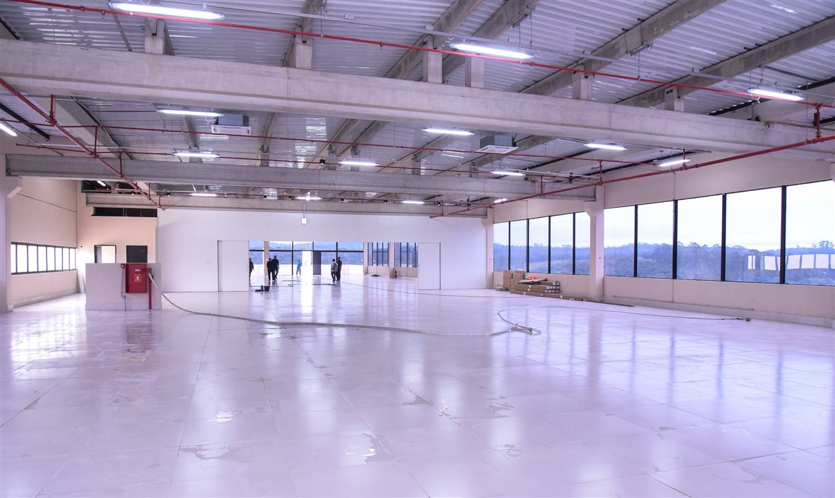 O espaço de eventos é dividido em duas grandes salas e sábado (4) estará inaugurado