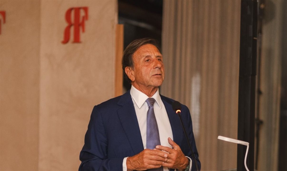 Sir Rocco Forte discursa para parceiros brasileiros