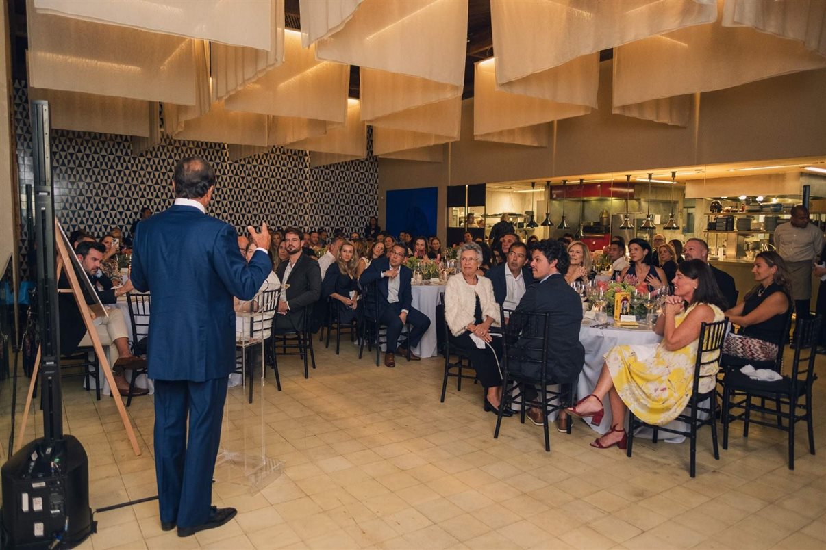 Sir Rocco Forte fala com parceiros brasileiros