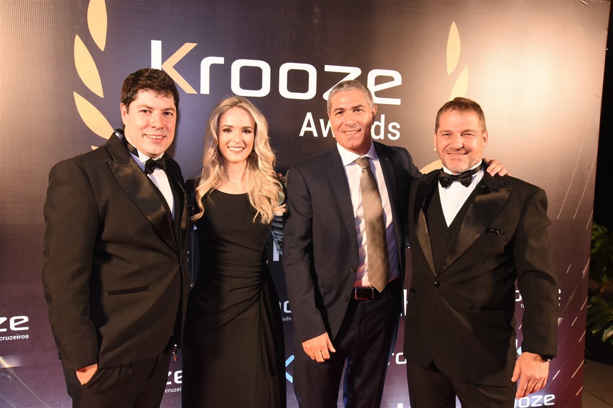 Paulo Papoy, da Krooze, Juliane Urbano e Dario Rustico, da Costa Cruzeiros, e Luiz Vieira, da Krooze