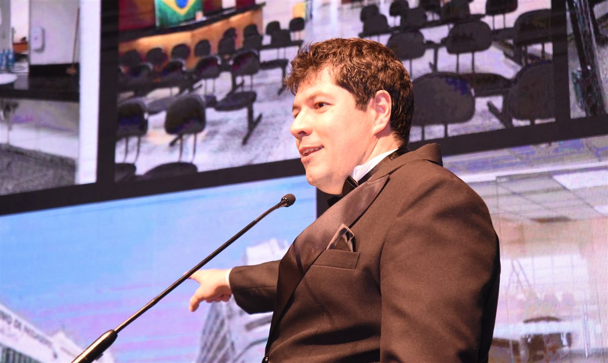 Paulo Papoy anunciou a sala vip da Krooze durante o Krooze Awards 2025