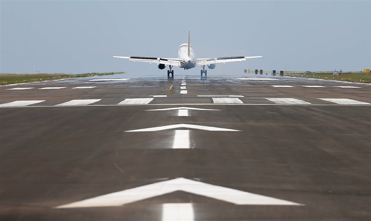 Sites de passagens aéreas registraram 28,18 milhões de visitantes únicos em agosto, um salto de 29,4%, de acordo com a Similarweb