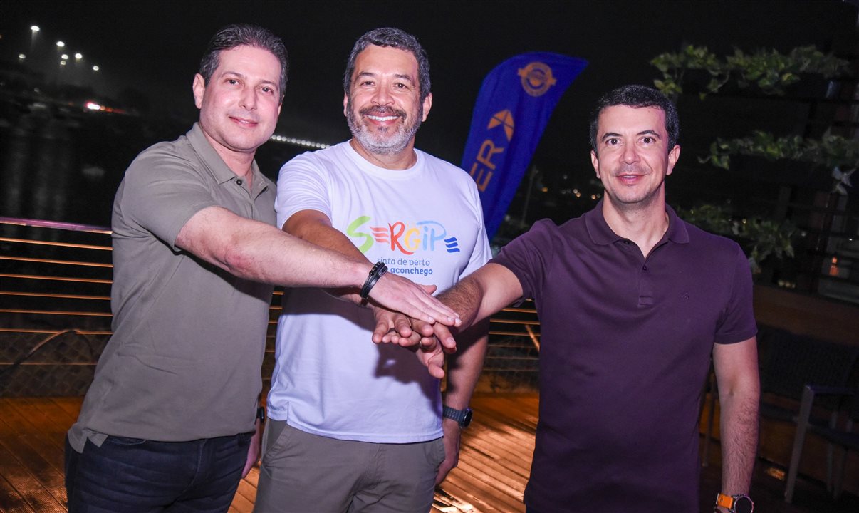 Marcos Franco, secretário de turismo de Sergipe, Jorge Souza, diretor de Marketing da Orinter, e Antônio Carlos Franco Sobrinho, presidente dá ABIH-SE\n\n