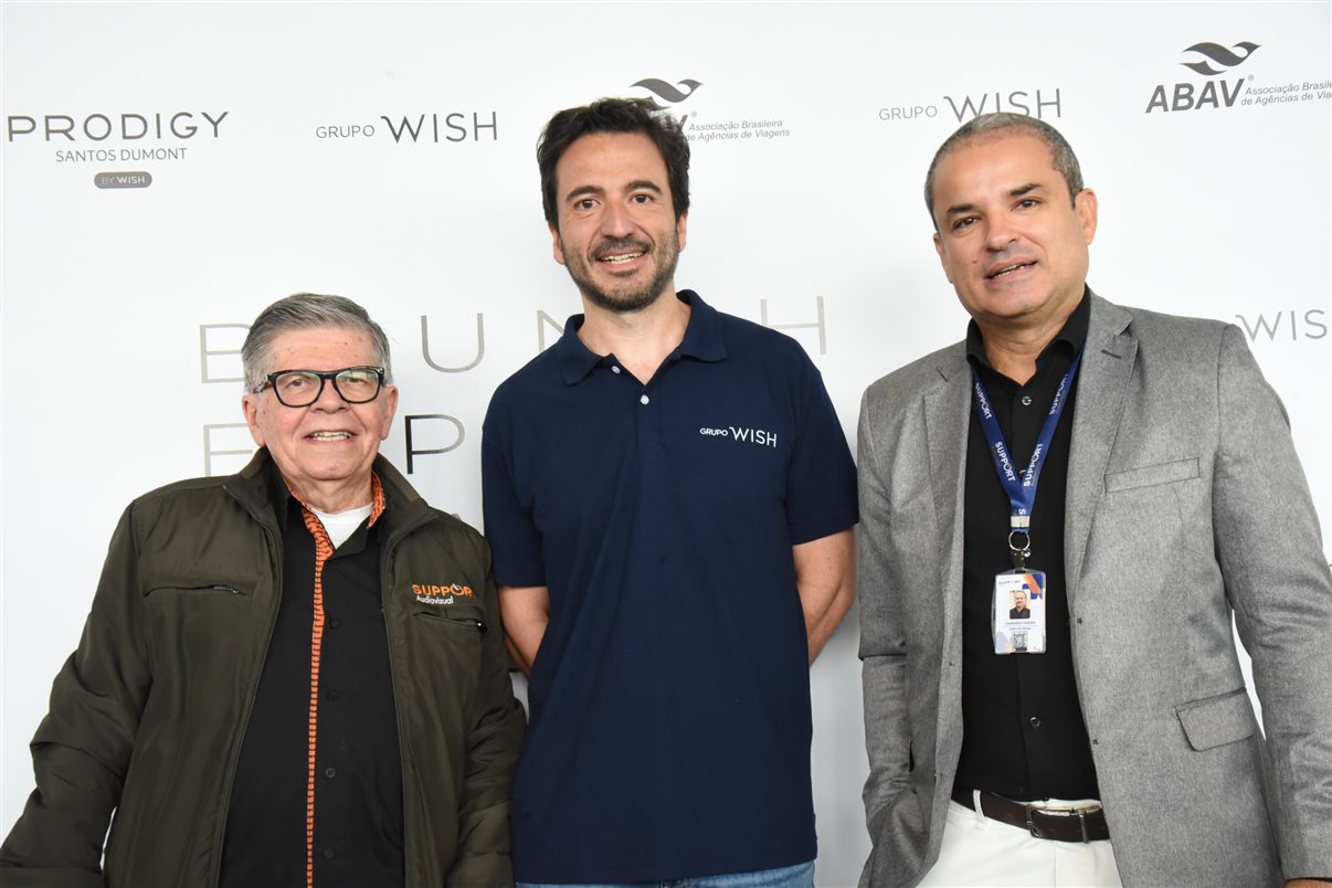 Artur Fernando, da Support Rental, Pablo Torres e Mariana Spalding, do Grupo Wish, Leonardo Feques, da Support Renntal, e João Pedro Pipa, do Prodigy Santos Dumont