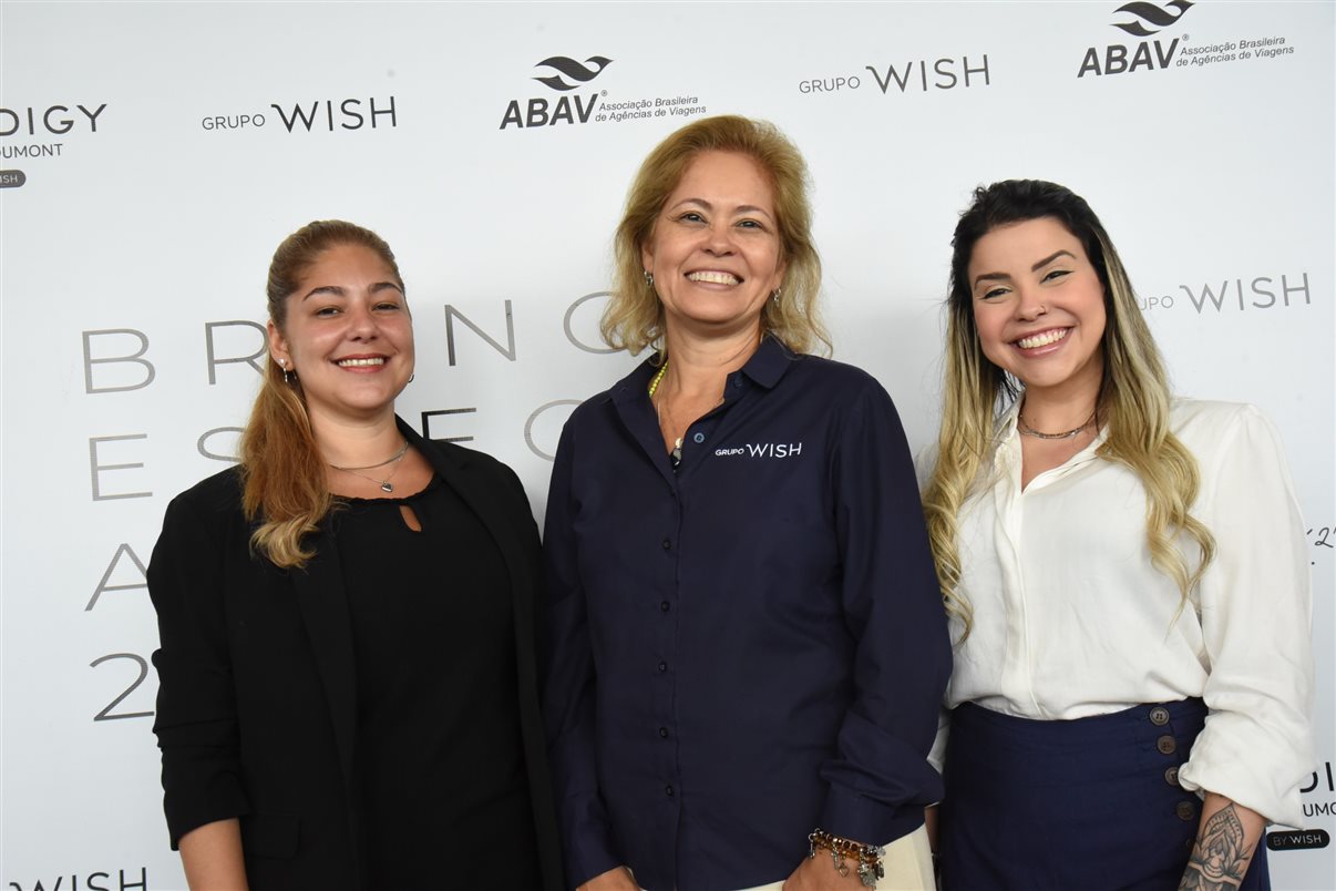 Artur Fernando, da Support Rental, Pablo Torres e Mariana Spalding, do Grupo Wish, Leonardo Feques, da Support Renntal, e João Pedro Pipa, do Prodigy Santos Dumont
