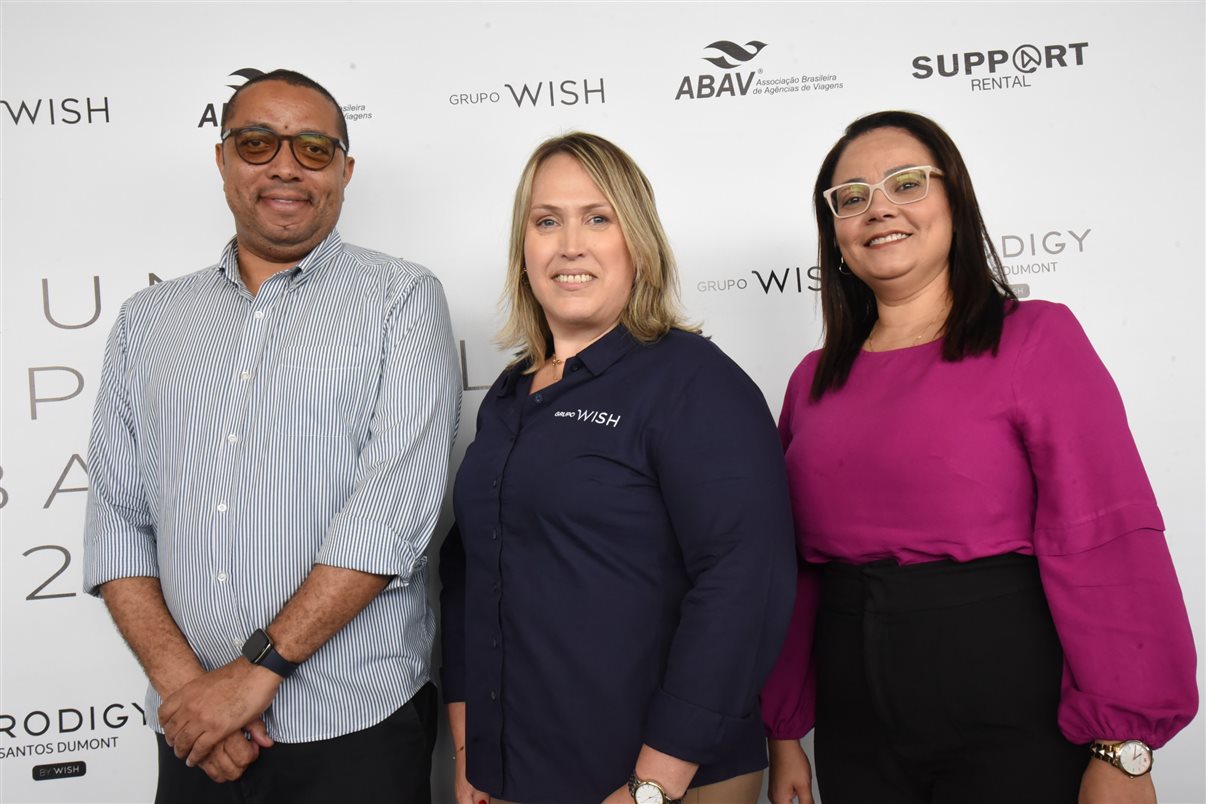 Artur Fernando, da Support Rental, Pablo Torres e Mariana Spalding, do Grupo Wish, Leonardo Feques, da Support Renntal, e João Pedro Pipa, do Prodigy Santos Dumont